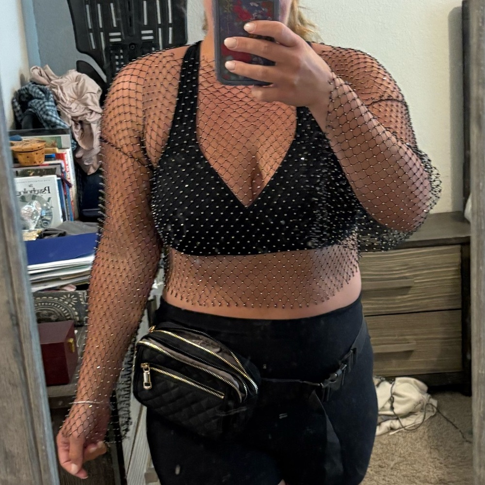 Black Mesh crop top - Picture 5 of 11